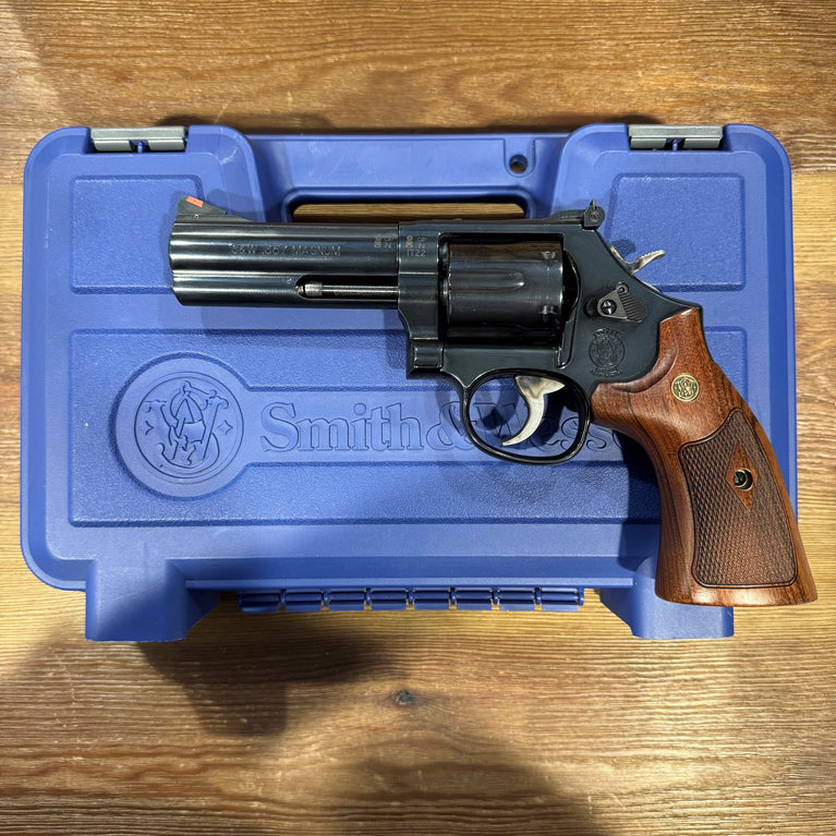 SMITH & WESSON REVOLVER 586-8 CAL.357 MAGNUM